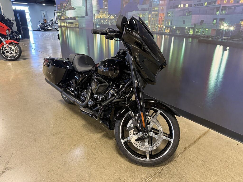 Street Glide®
