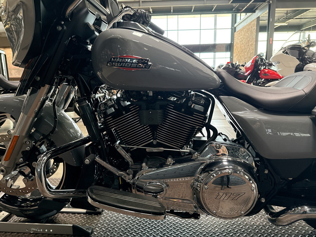 Street Glide®
