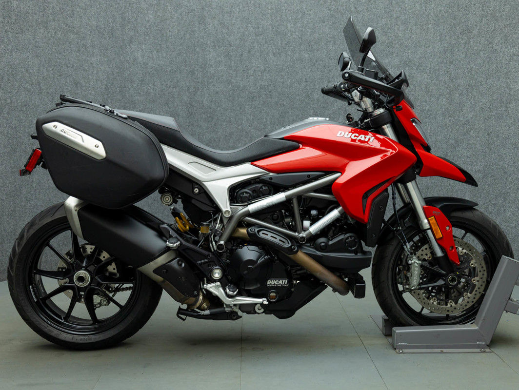 Hyperstrada 939
