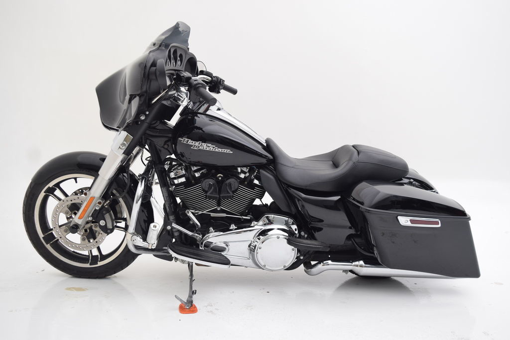 Street Glide®