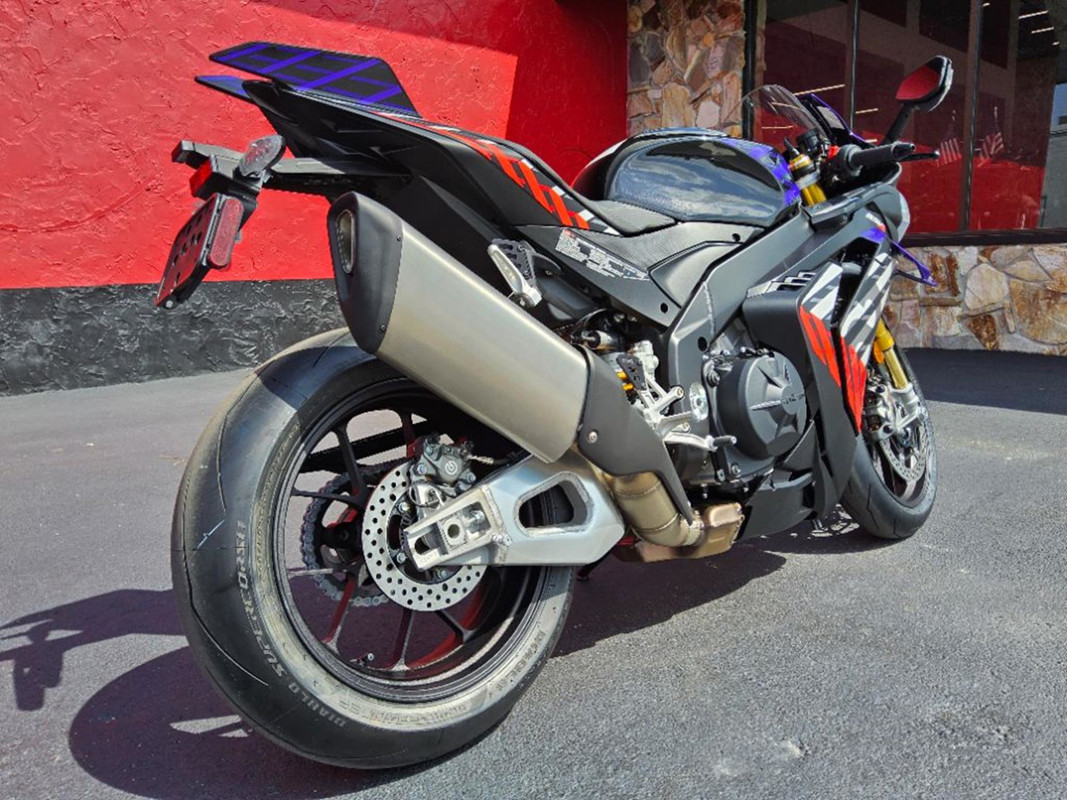RSV4 1100