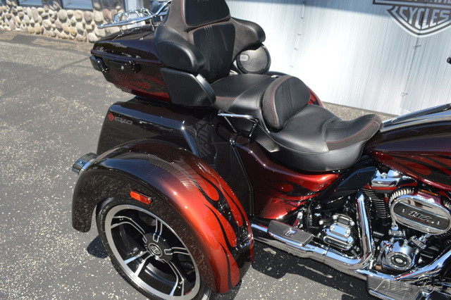 CVO® Tri Glide®