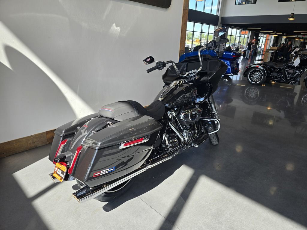 Road Glide®