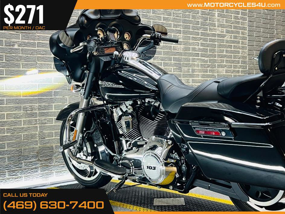 Street Glide®