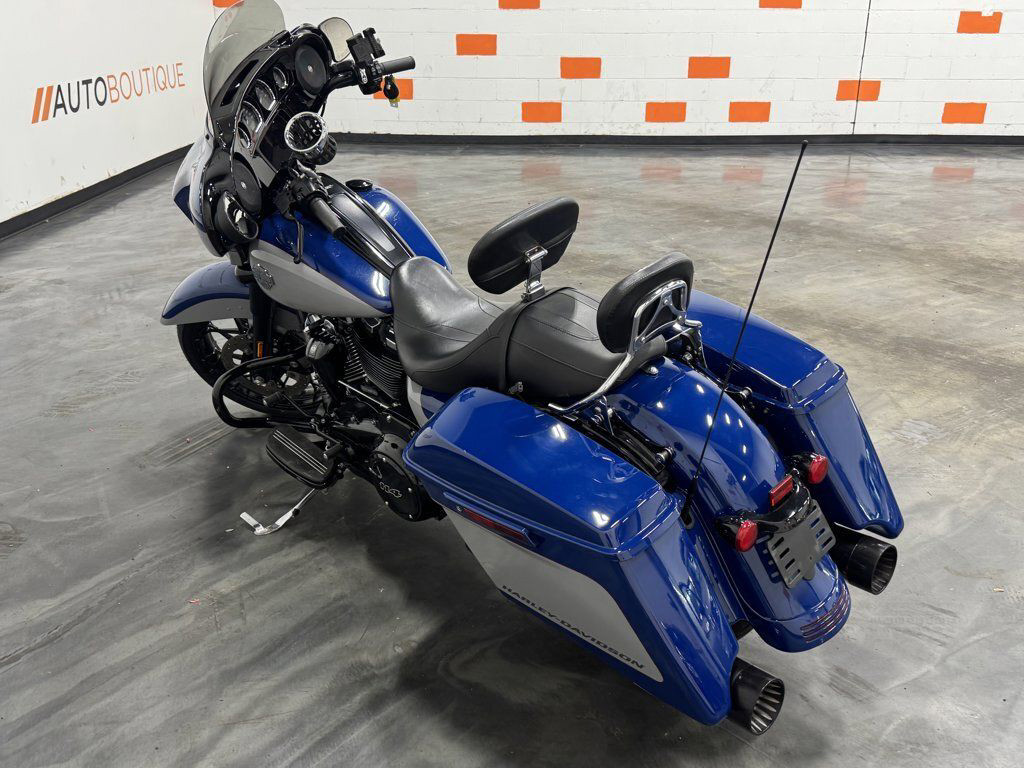Street Glide®