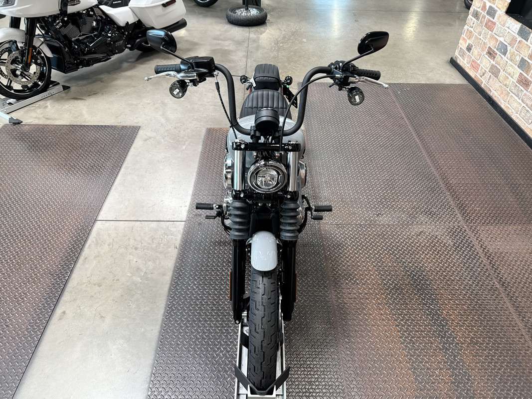 Street Bob®