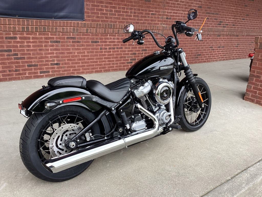 Street Bob®