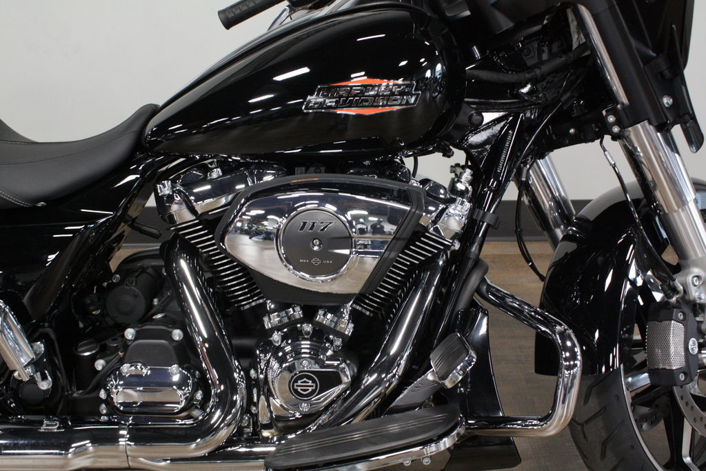 Street Glide®