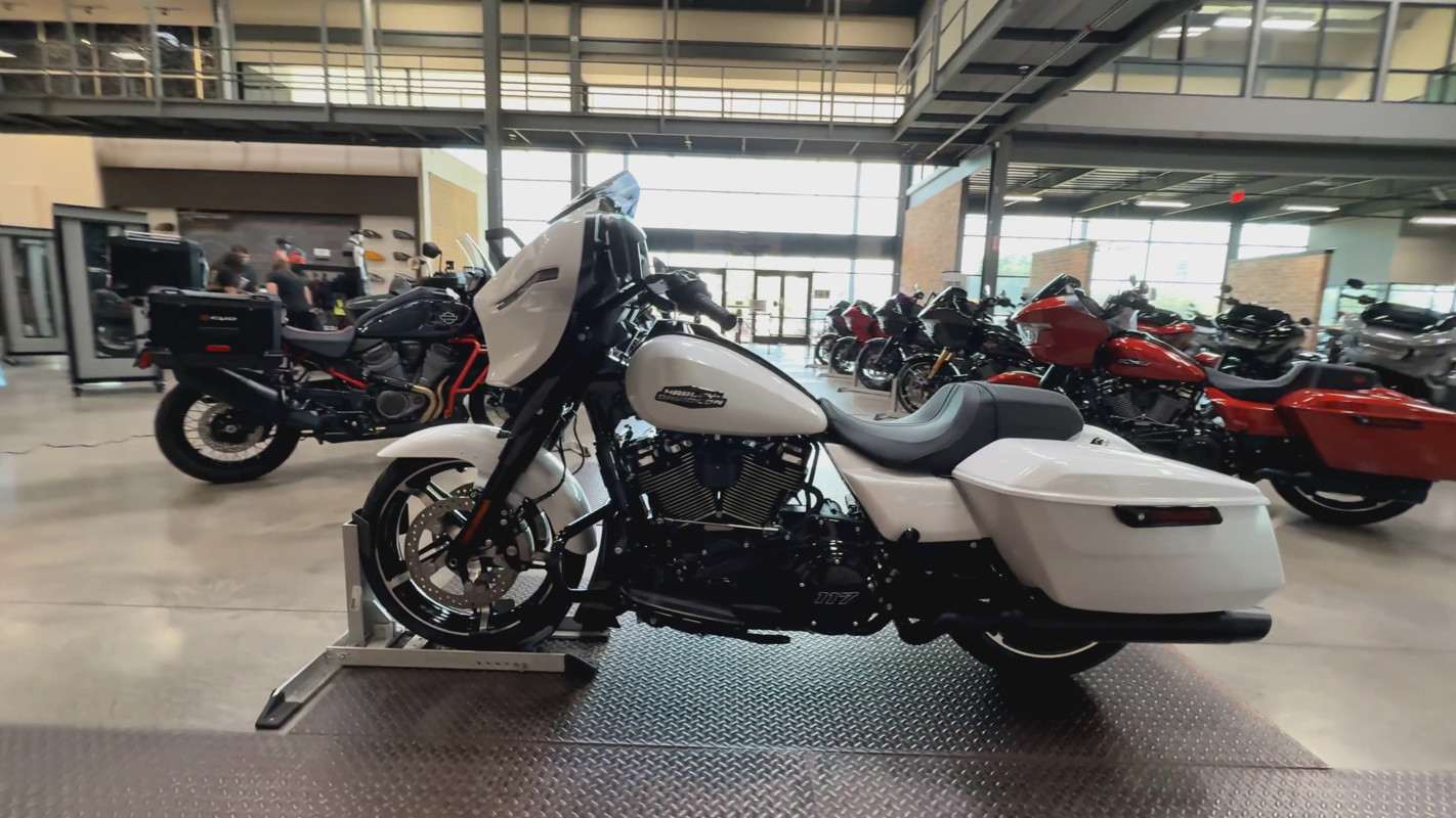 Street Glide®