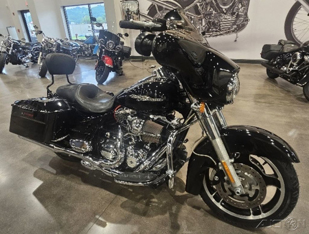Street Glide®