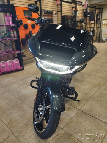Road Glide®