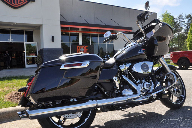 Road Glide®