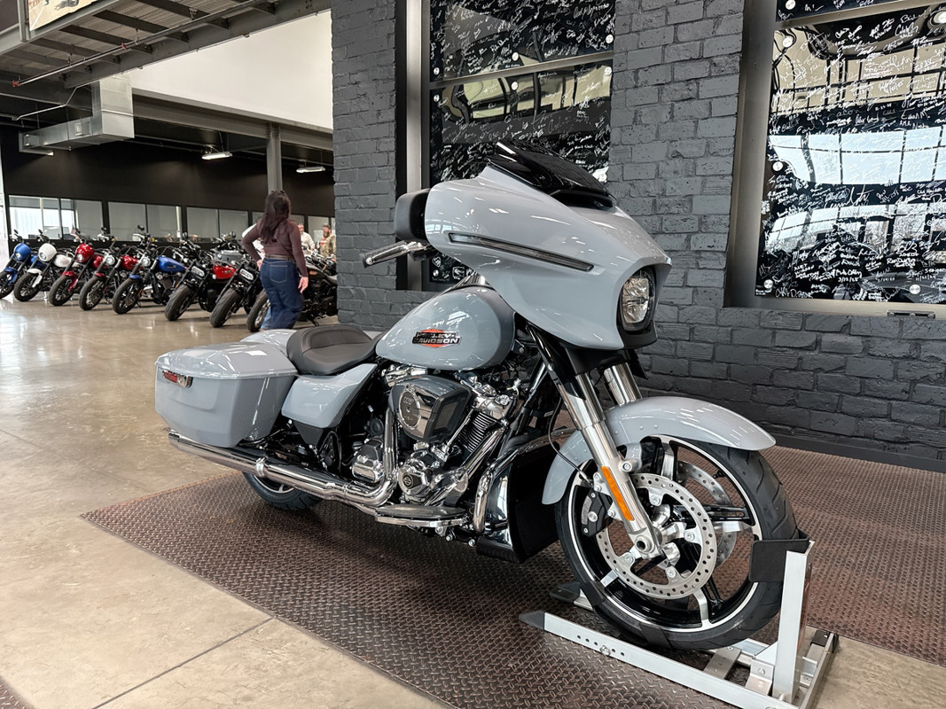 Street Glide®