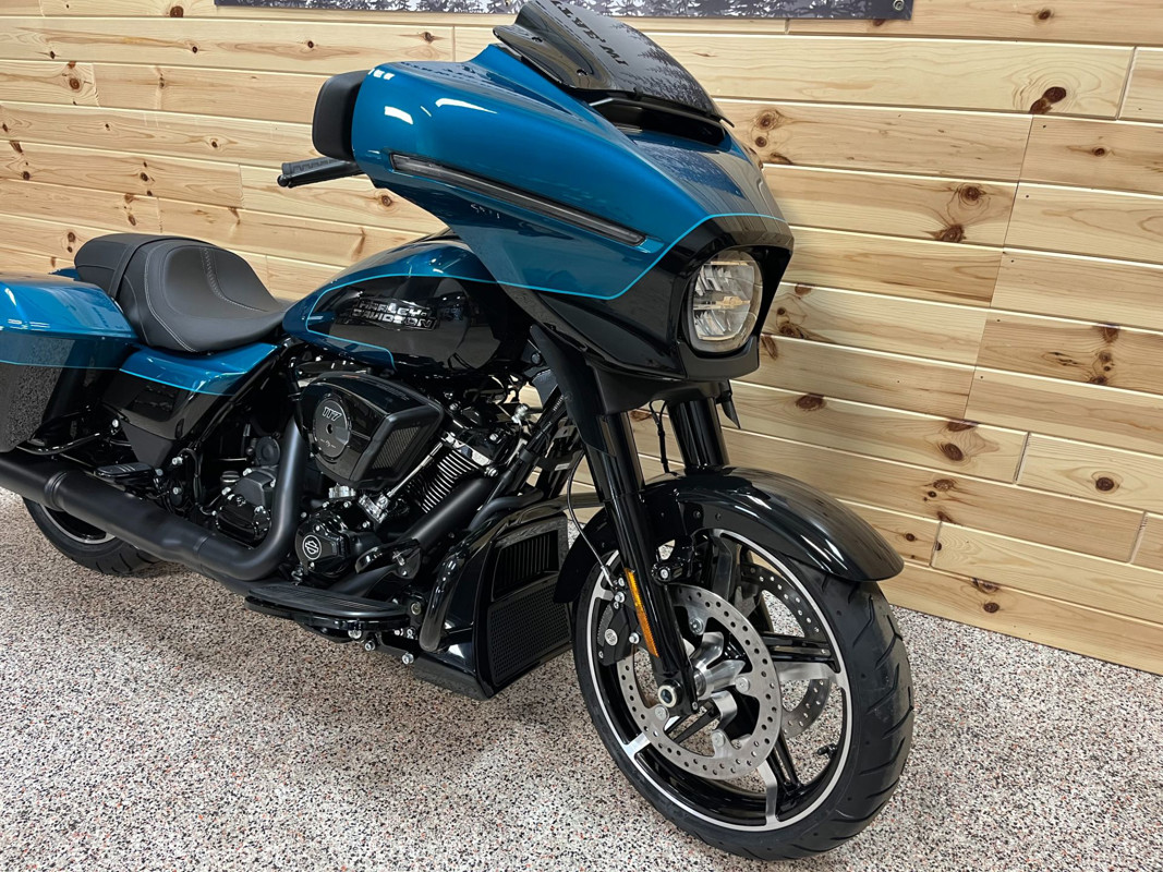 Street Glide®