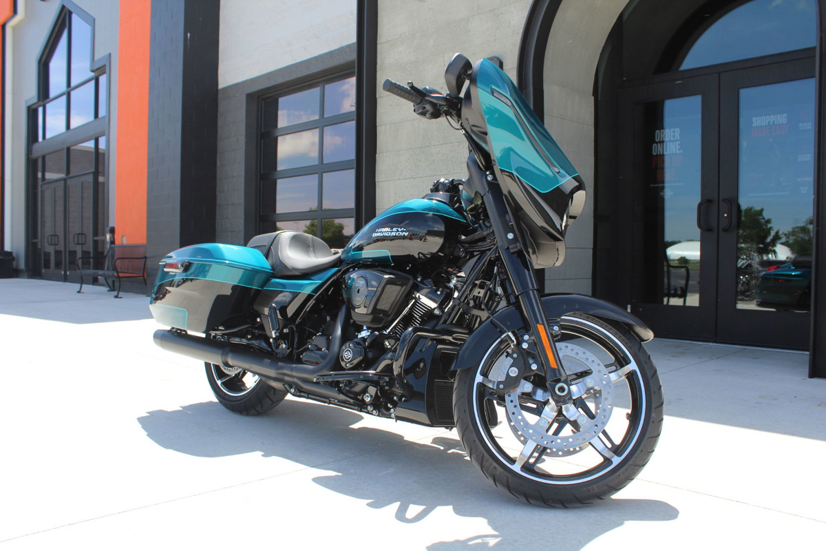 Street Glide®