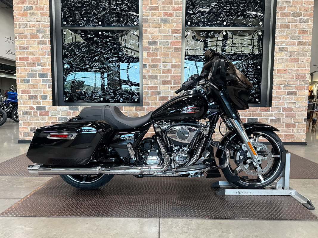 Street Glide®