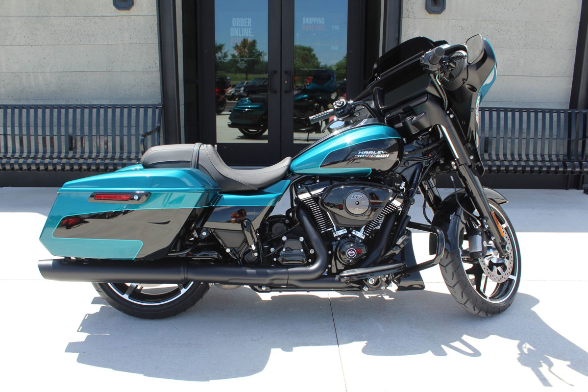 Street Glide®