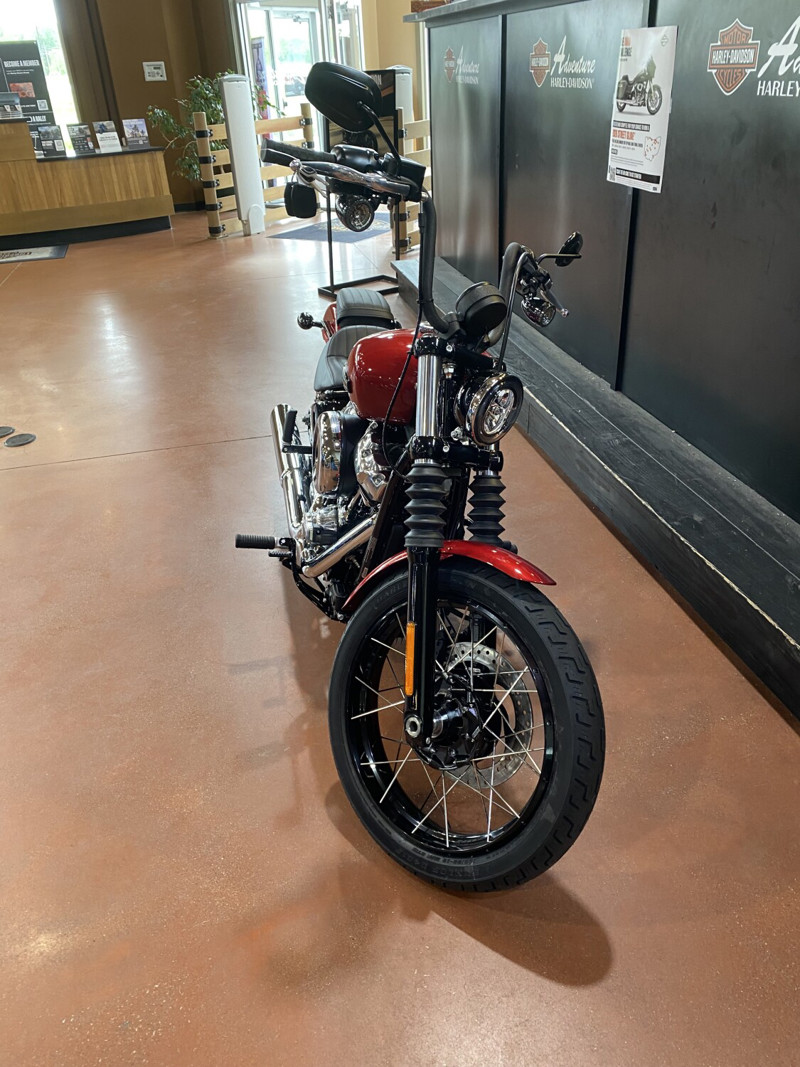 Street Bob®