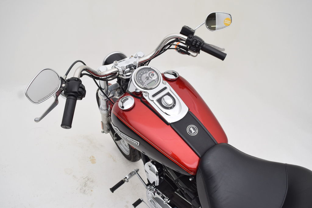 Dyna® Super Glide® Custom