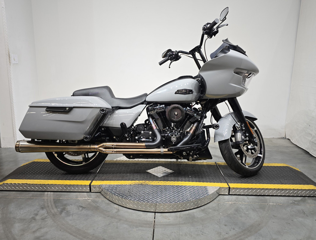 Road Glide®