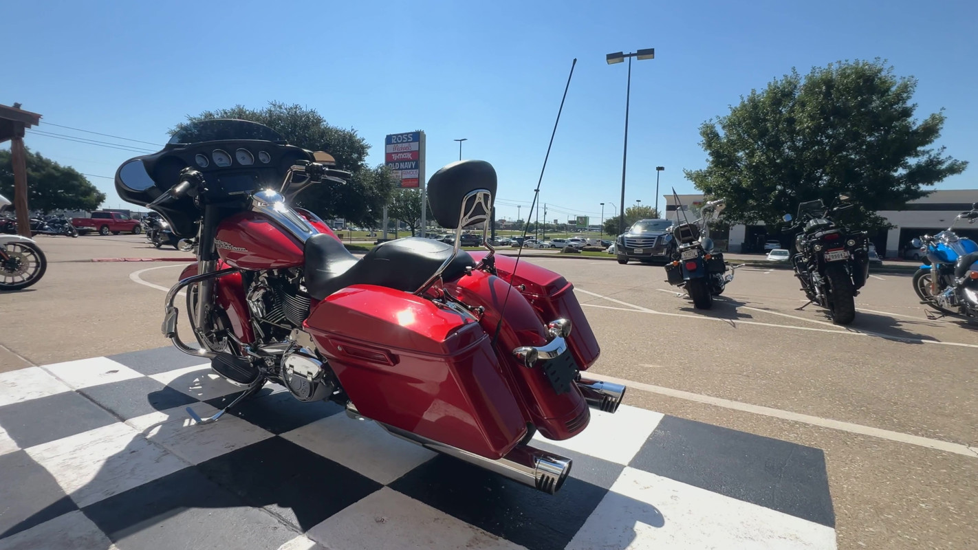Street Glide®