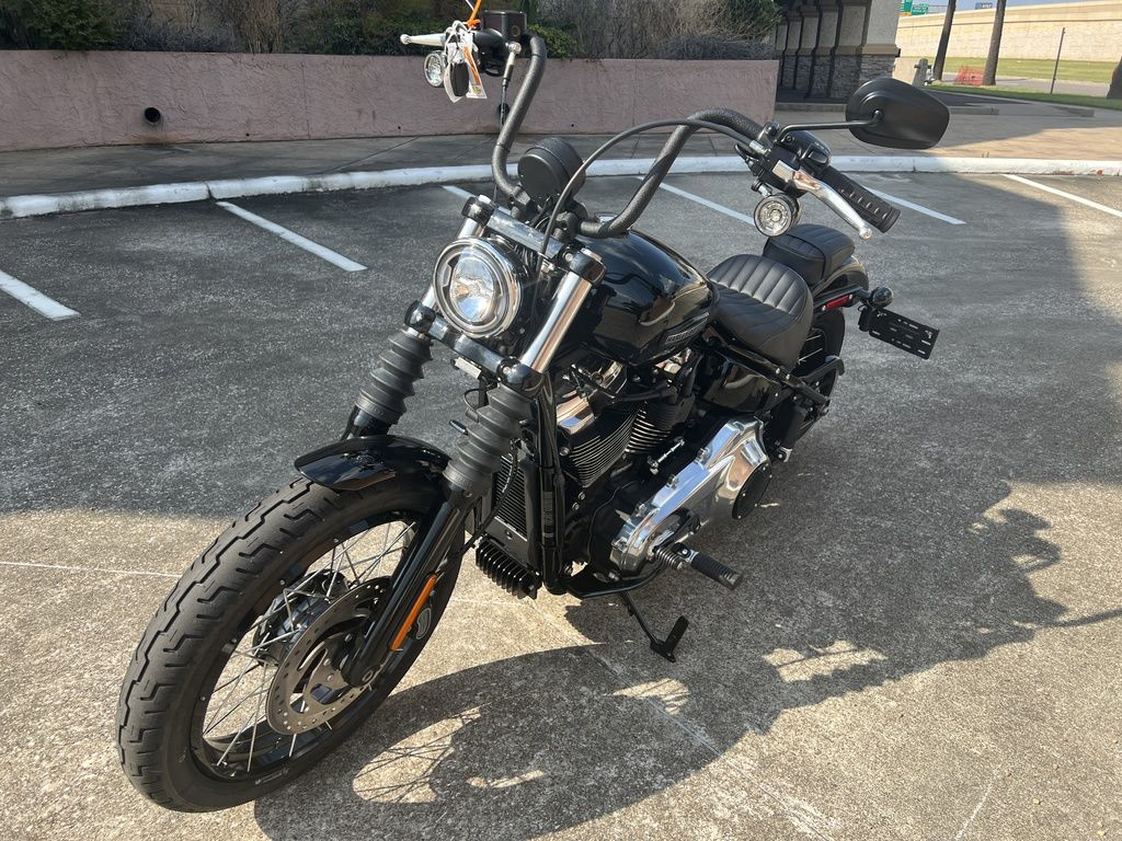 Street Bob®