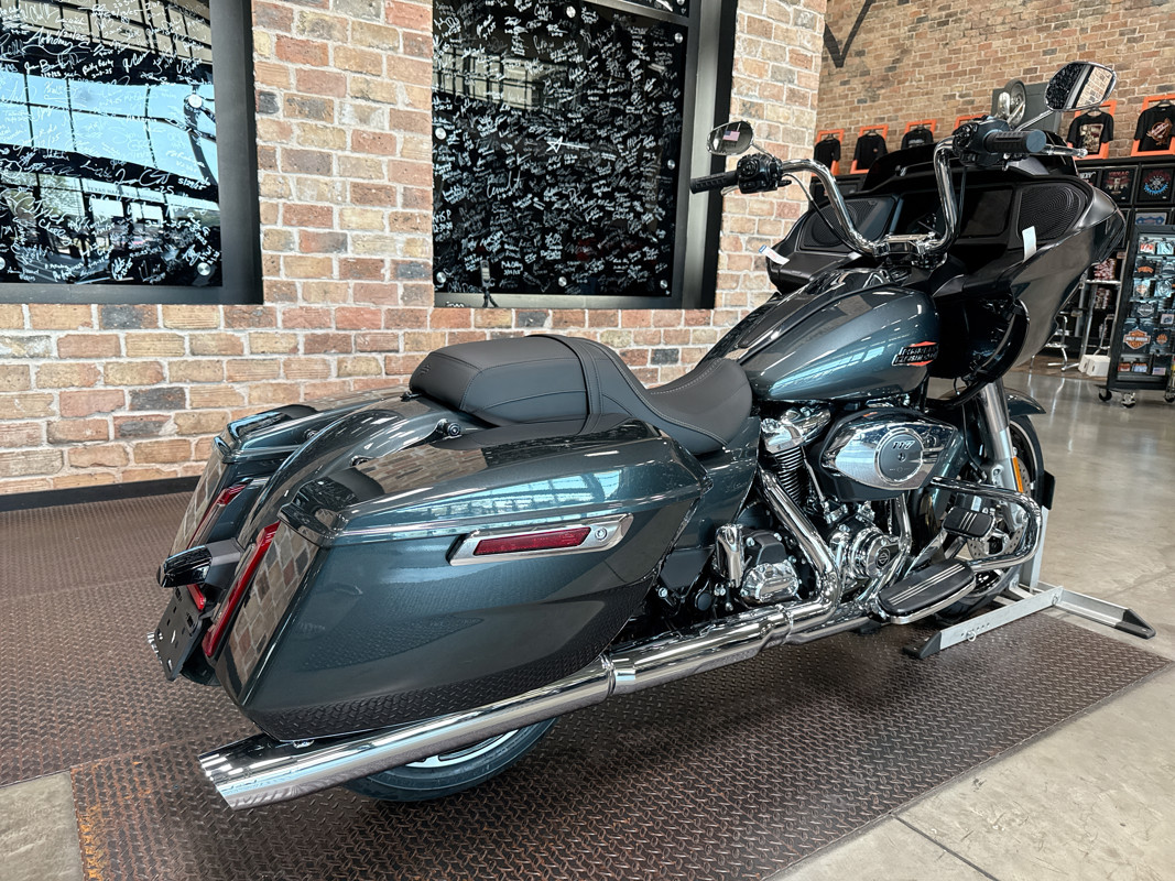 Road Glide®