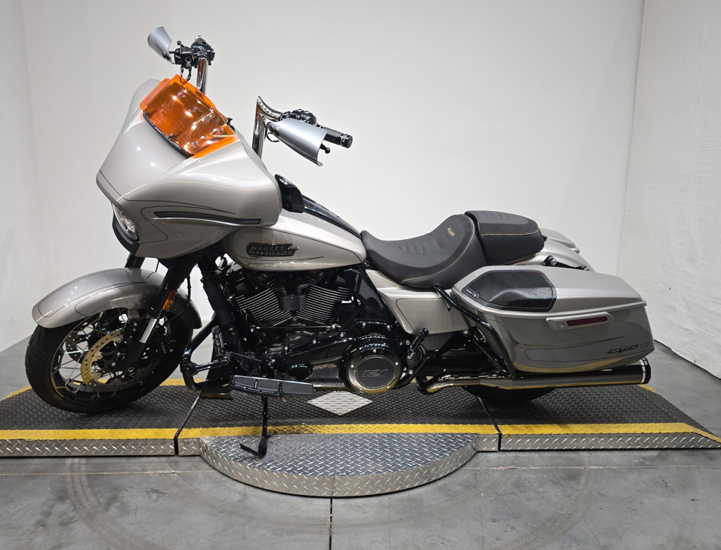 CVO® Street Glide®
