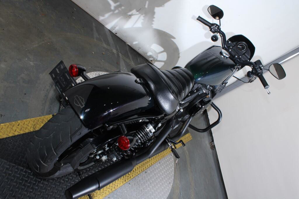 Iron 883®