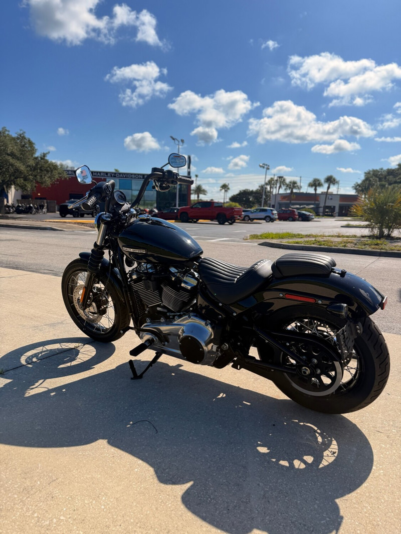 Street Bob®