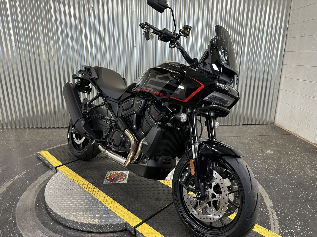 Pan America® 1250 ST