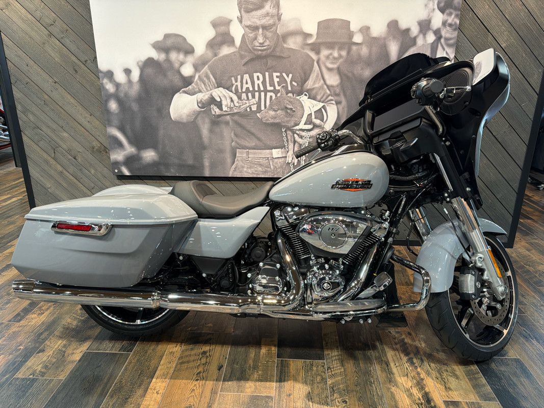 Street Glide®