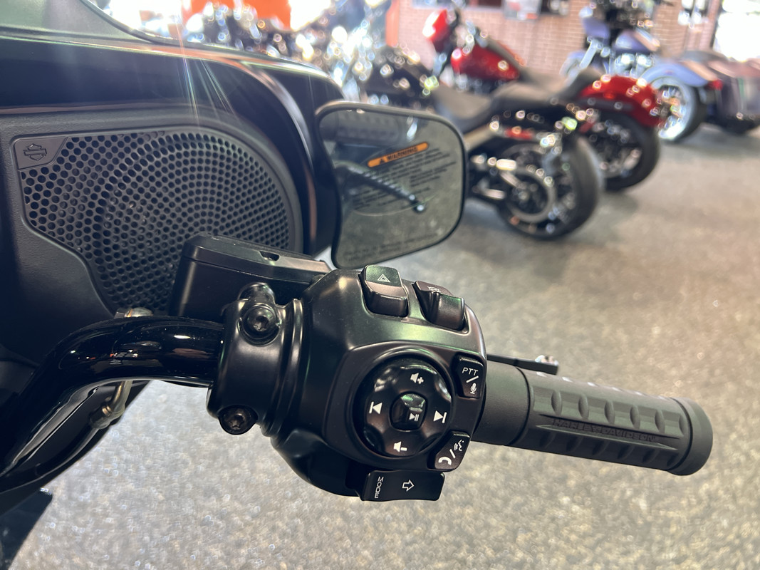 Street Glide®
