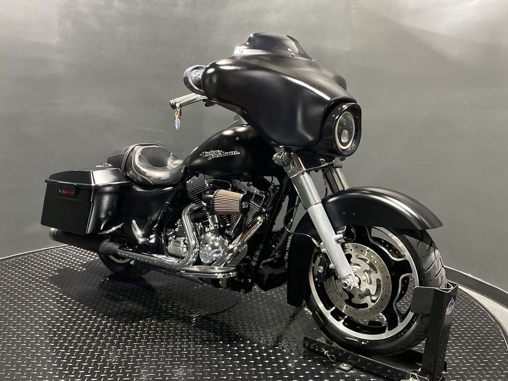 Street Glide®