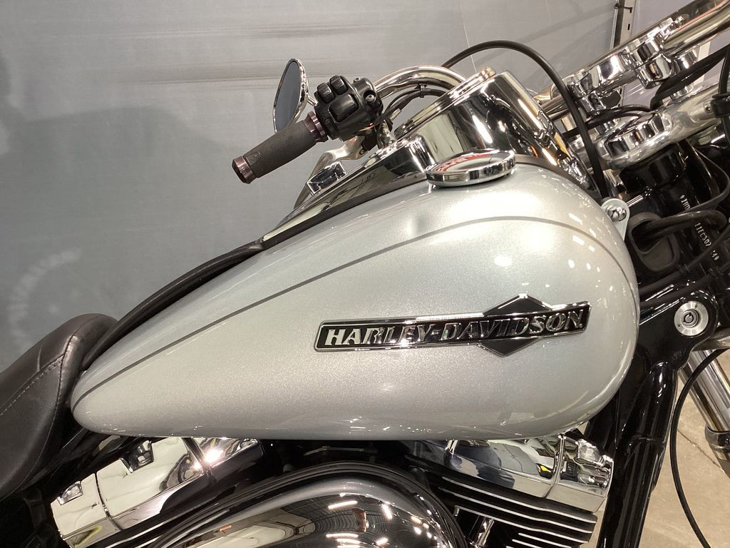 Dyna® Super Glide® Custom