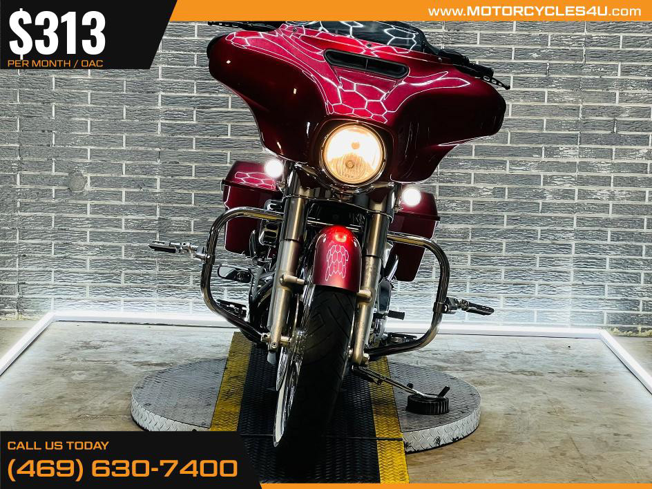 Street Glide®