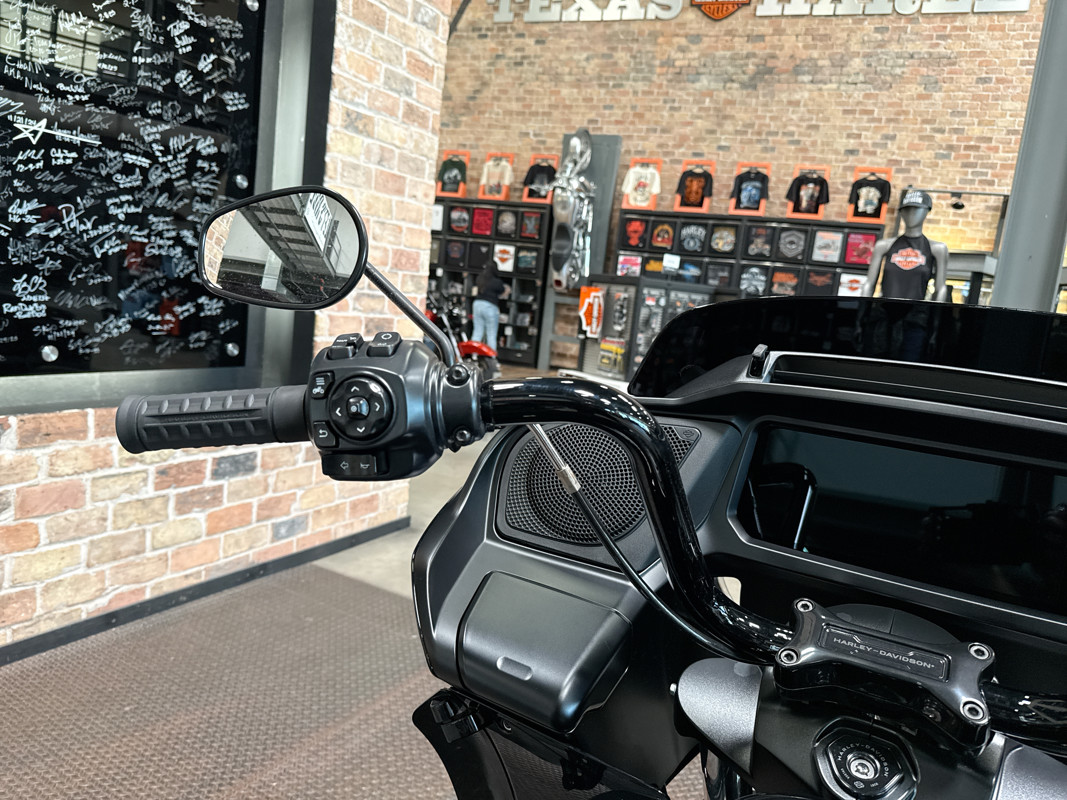 Road Glide®