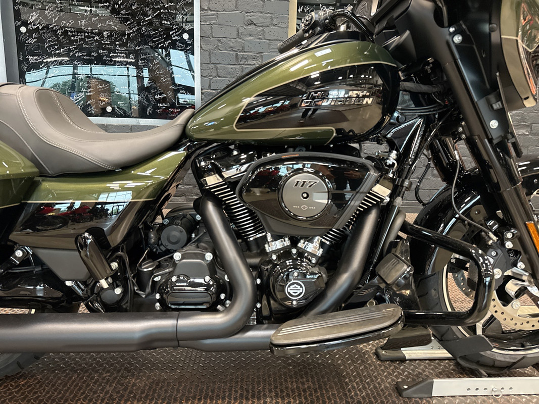 Street Glide®