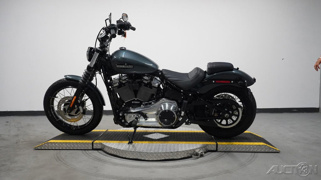 Street Bob®