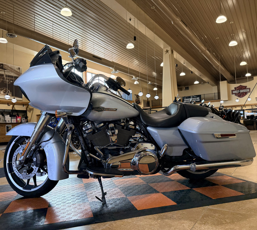 Road Glide®