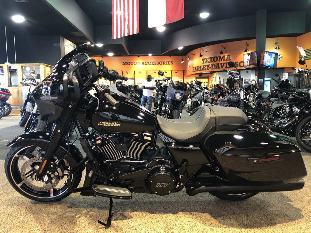 Street Glide®