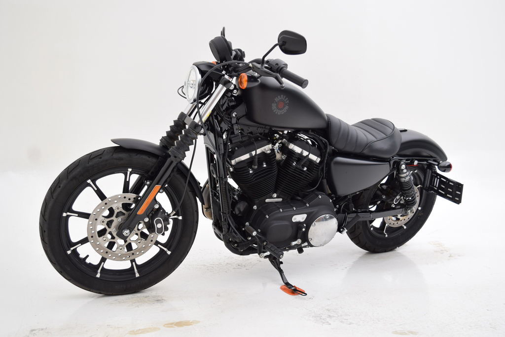 Iron 883®