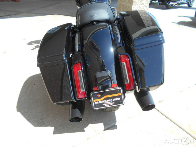 Street Glide®