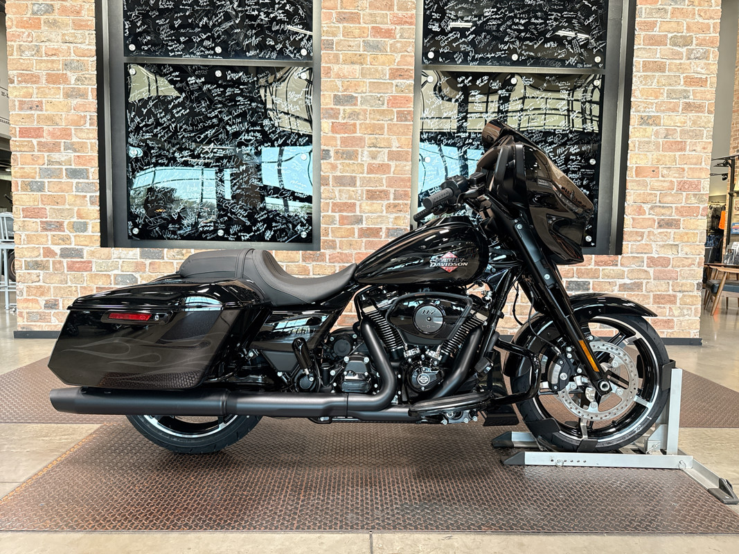 Street Glide®