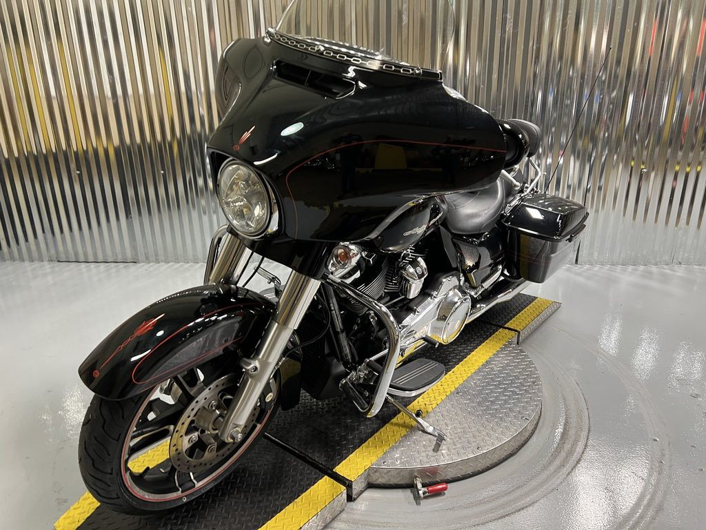 Street Glide®