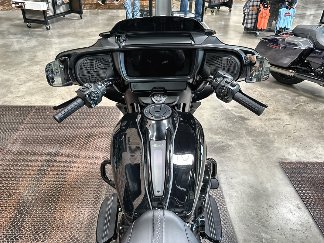 Street Glide®