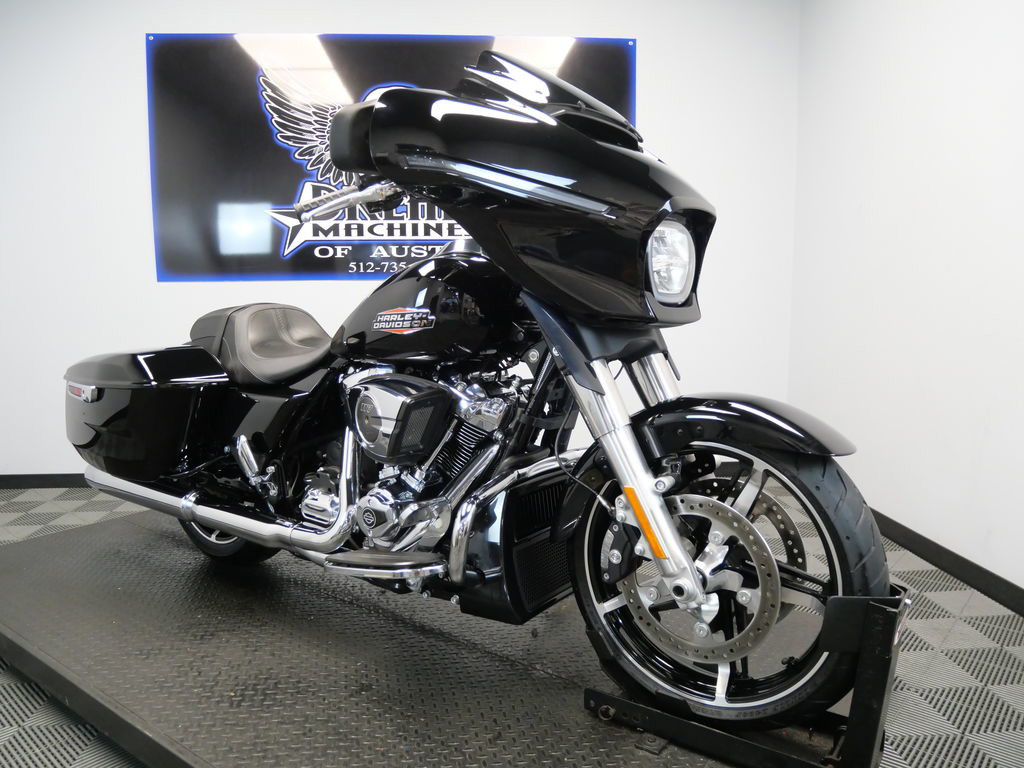 Street Glide®