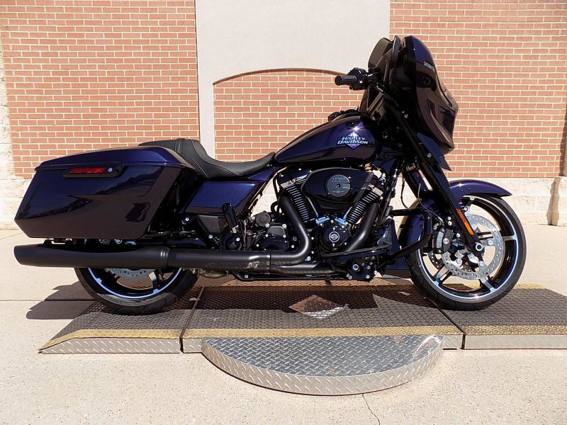 Street Glide®