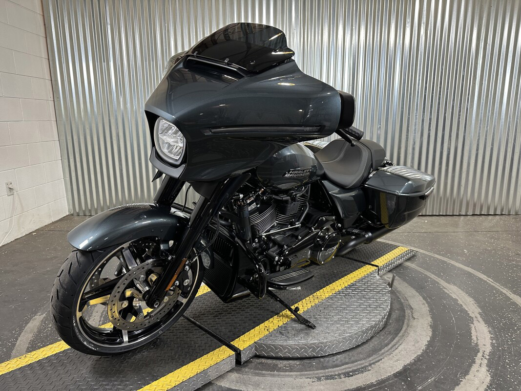Street Glide®
