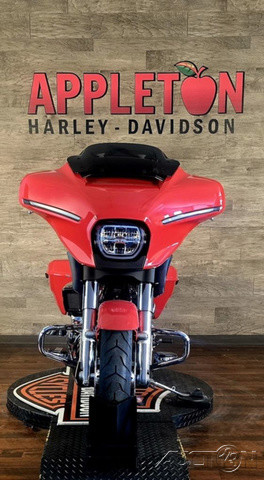 Street Glide®